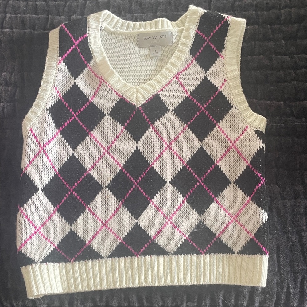Women's V-Neck Argyle Sweater Vest - Black, White, Pink